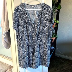 NWT Gap navy blue and white romper, size XXL
